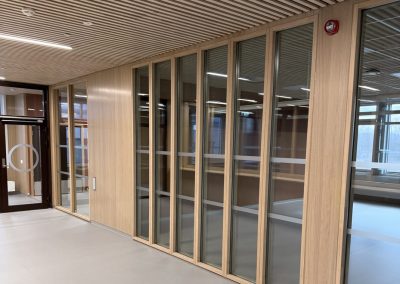 Lørenskog VGS - interiørpanel levert av Otretek