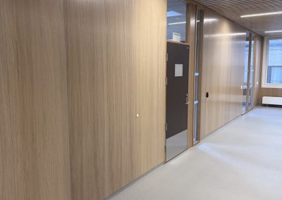 Lørenskog VGS - interiørpanel levert av Otretek