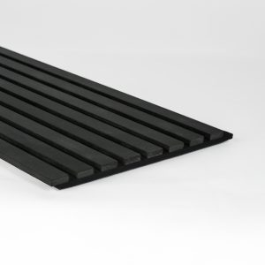 Spilepanel i Gjennomfarget svart MDF - svart fiberplate