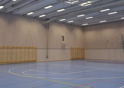 Heimdal skole – spilepanel og perforerteplater levert av Otretek.