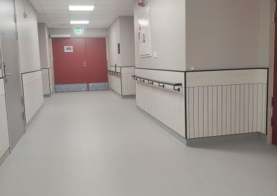 Heradsbygda omsorgssenter – veggpanel og gelender levert av Otretek.