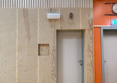 Stovner skole – spile panel og perforerte plater levert av Otretek.