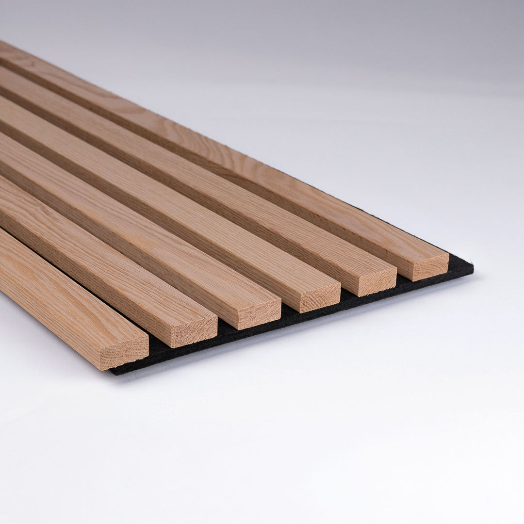 Spilepanel_Rød Eik Hvit lasert fiber LB 60713256 (3_2) Spilepanel i rød Eik behandlet med 5% hvitlasering - svart fiberplate