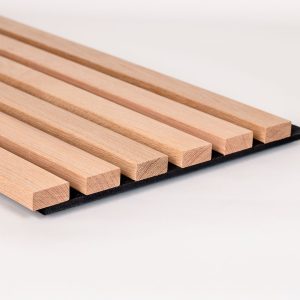 Spilepanel i rød Eik ubehandlet med svart fiberplate